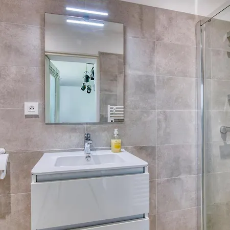 Stunning In With Kitchenette Apartment Albi
