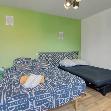 Stunning In With Kitchenette אלבי