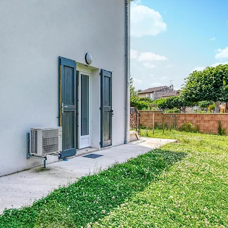 Apartment In With Wifi
